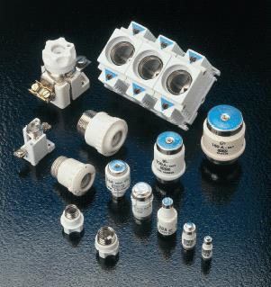 Eaton's (Cooper) Bussmann系列配电熔断器盒产品组合让面板空间节省65％